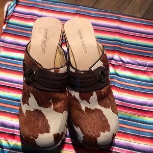 Nine West hair on clogs